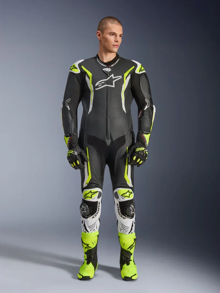 2　GO生 withfans Macacão Alpinestars GP Tech V5 1PC Preto/Branco/Amarelo Flúor